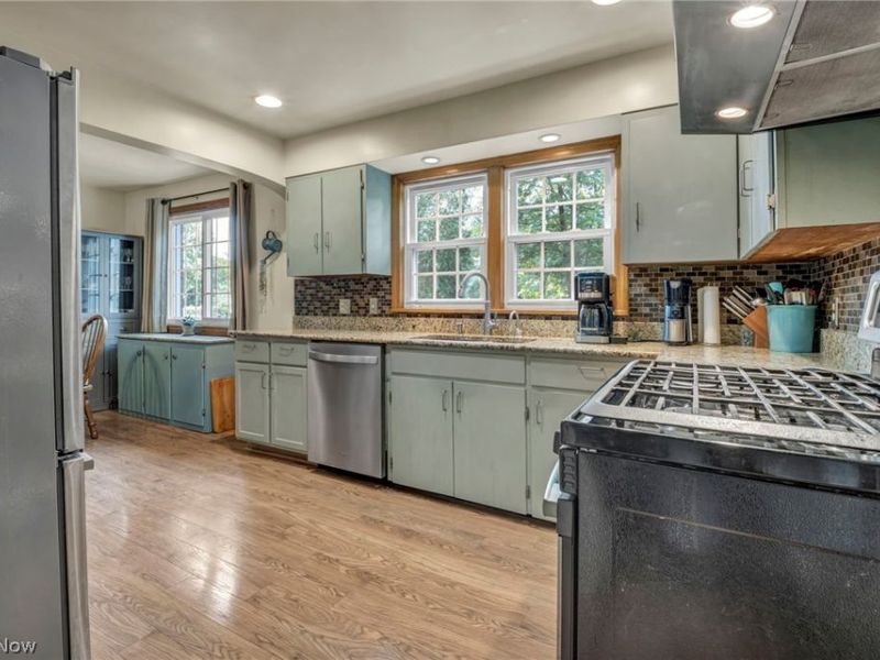 514 Everhard Road SW, North Canton, OH 44709 Photo 6