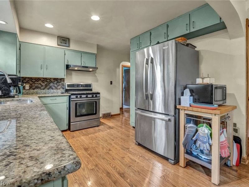 514 Everhard Road SW, North Canton, OH 44709 Photo 7