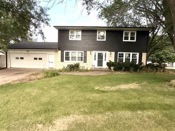 1044 Glendale Park Drive, Hampton, IA 50441