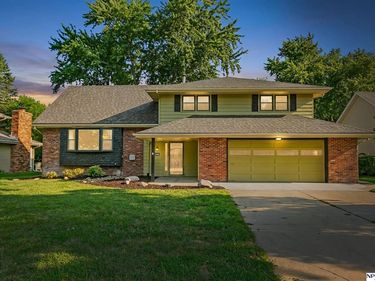 21306 Harney Street, Omaha, NE 68022