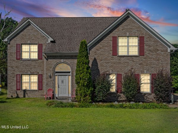 125 Blue Lake Drive, Lake Cormorant, MS 38641
