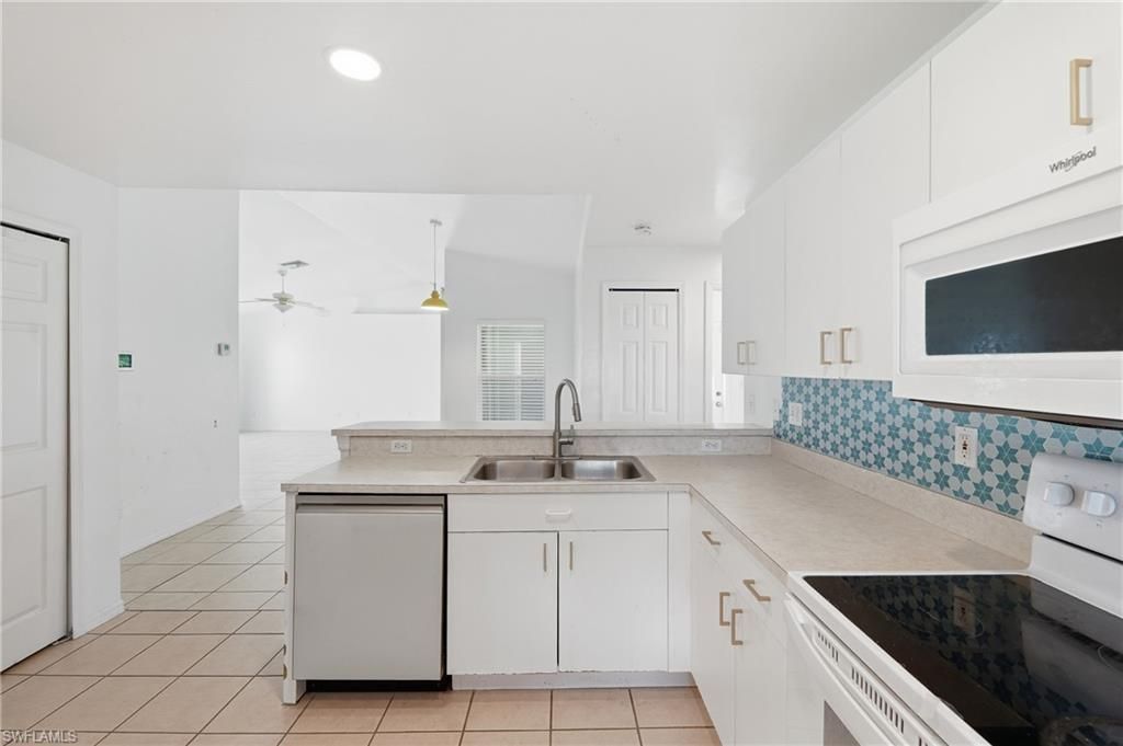 202 SW 11th Ter , Cape Coral, FL 33991 Photo