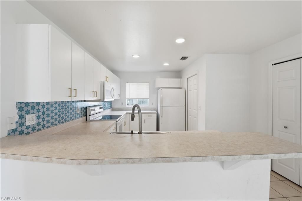 202 SW 11th Ter , Cape Coral, FL 33991 Photo