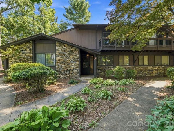98 Laurelwood Circle W, Unit 6, Hendersonville, NC 28791