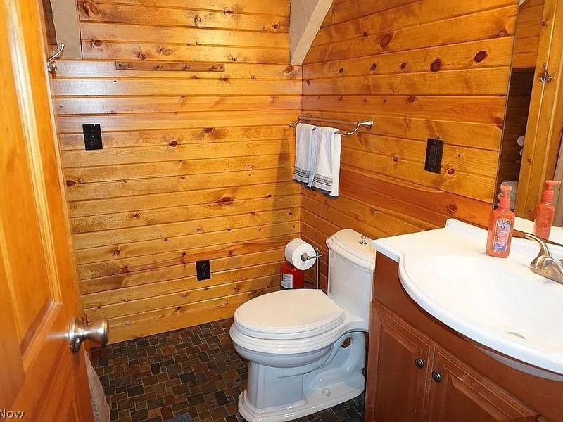 204 Noble Cottage Lane, Senecaville, OH 43780 Photo 9