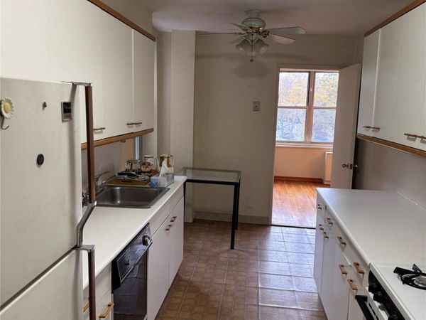 211-40 18th Avenue , Unit 4J, Bayside, NY 11360
