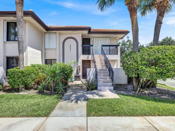 351 Club Circle, Unit 210, Boca Raton, FL 33487