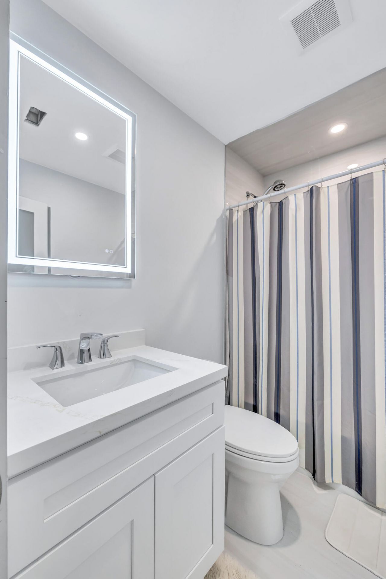 351 Club Circle, Unit 210, Boca Raton, FL 33487 Photo