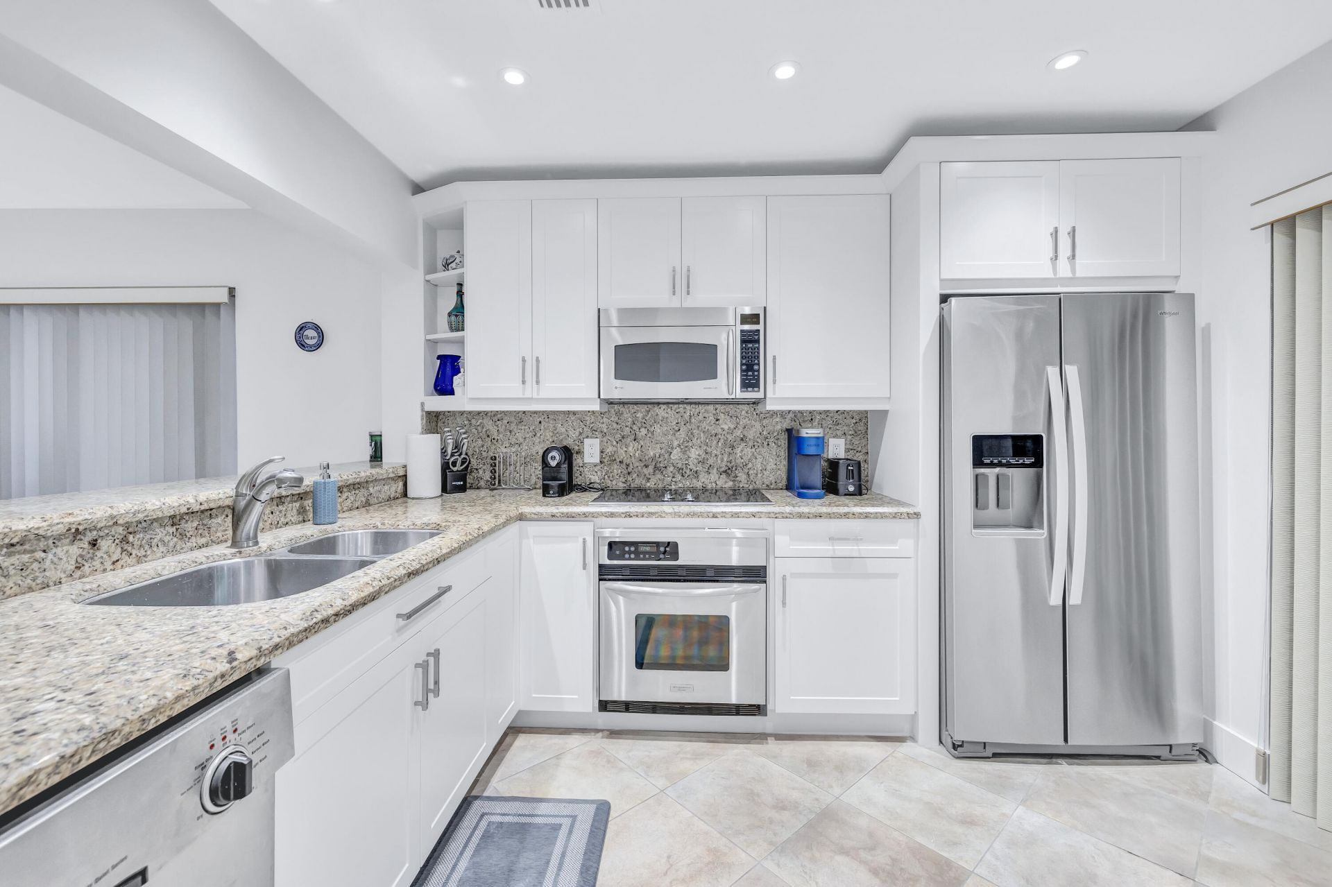 351 Club Circle, Unit 210, Boca Raton, FL 33487 Photo