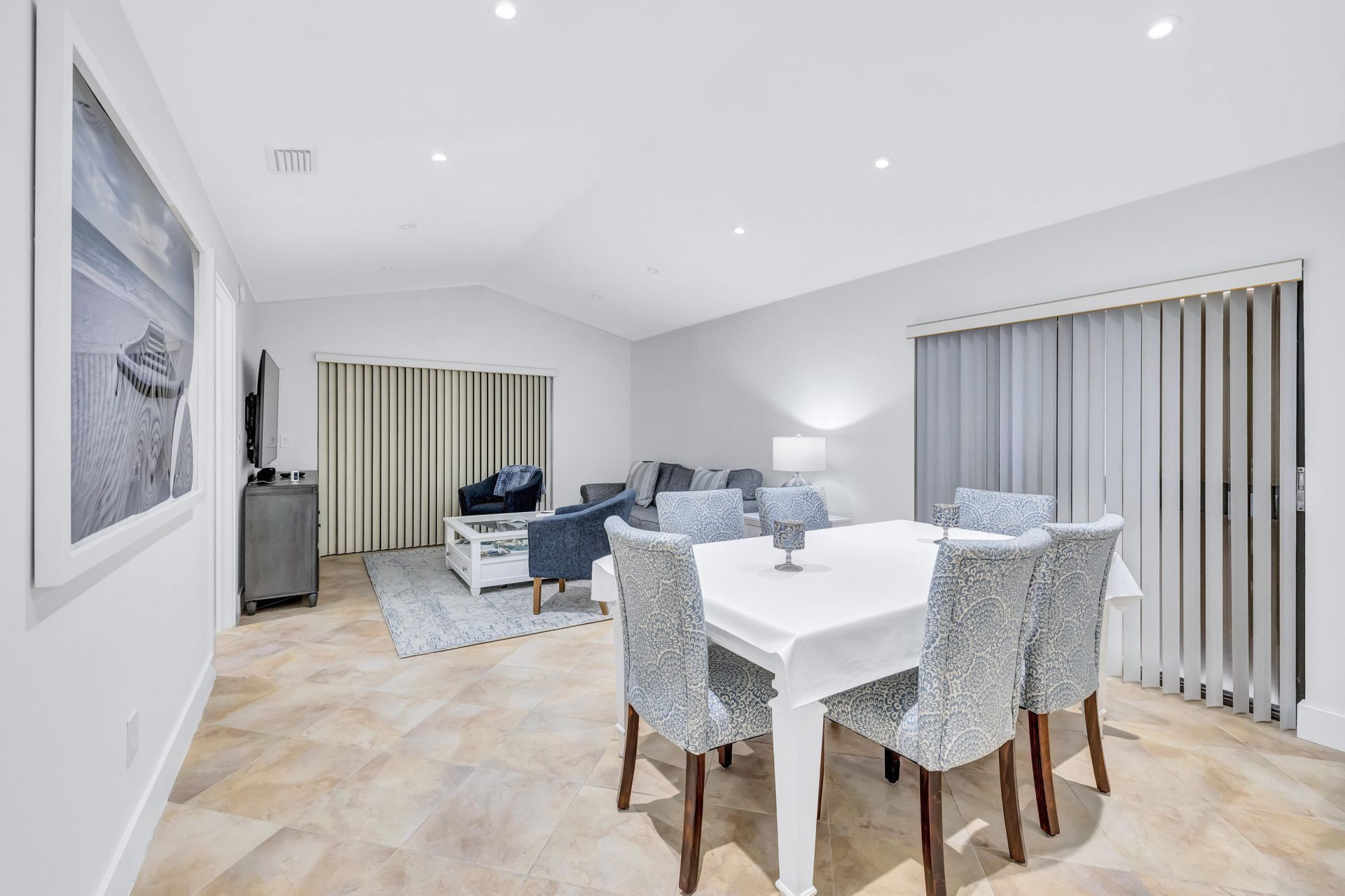 351 Club Circle, Unit 210, Boca Raton, FL 33487 Photo