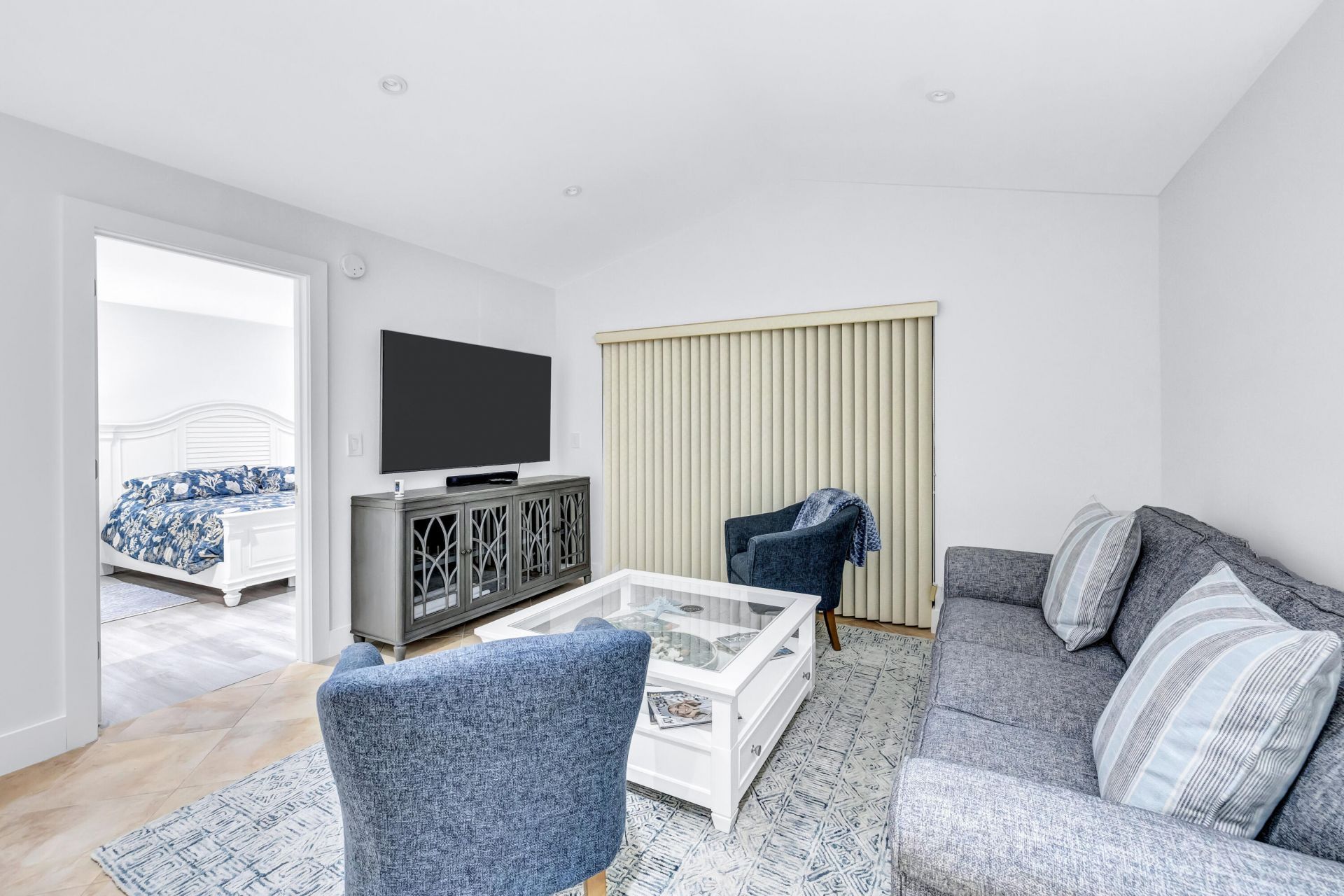 351 Club Circle, Unit 210, Boca Raton, FL 33487 Photo