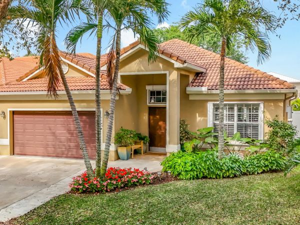 1143 CANOE Point, Delray Beach, FL 33444