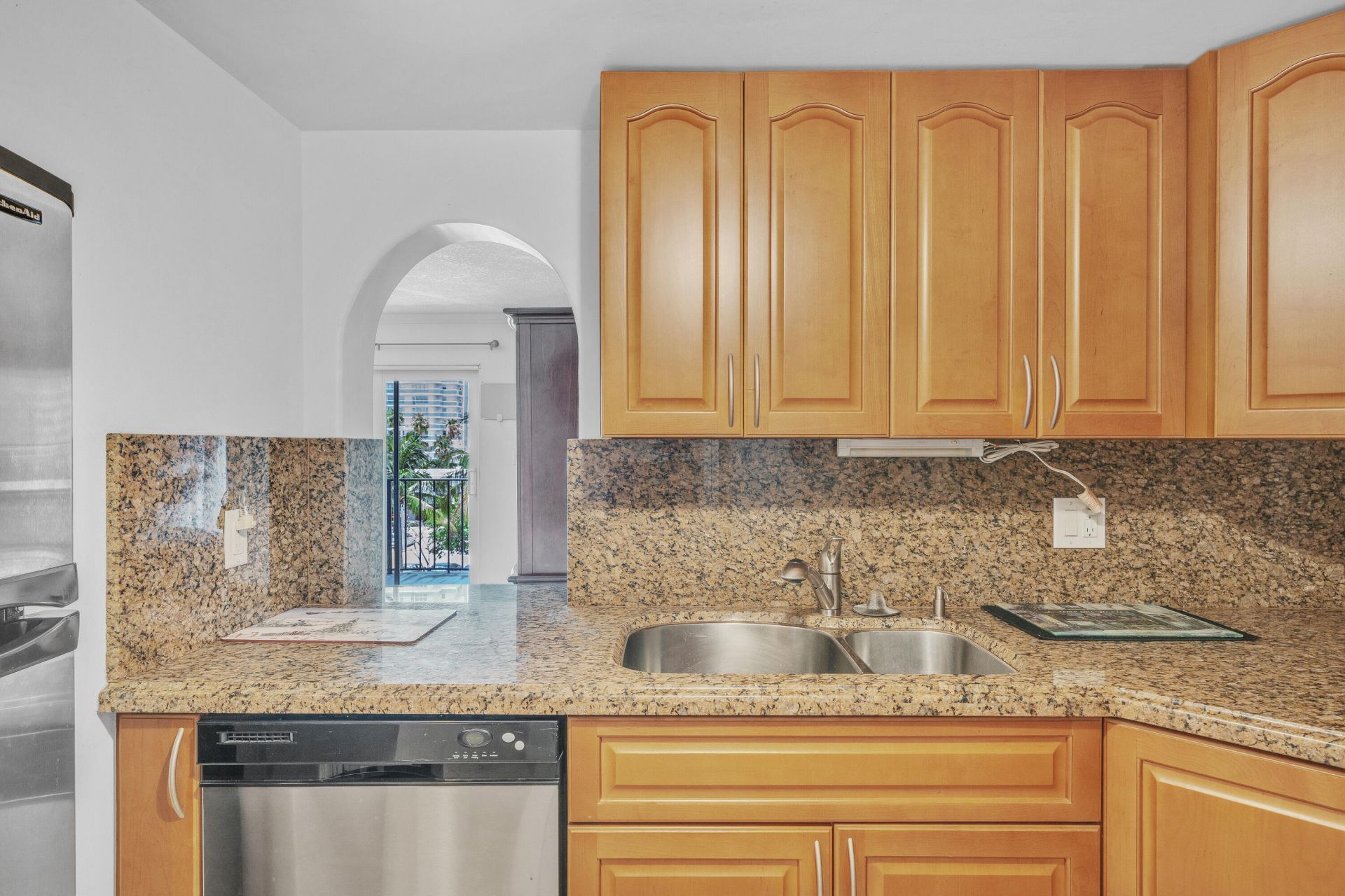 3909 N Ocean Boulevard, Unit 401, Fort Lauderdale, FL 33308 Photo