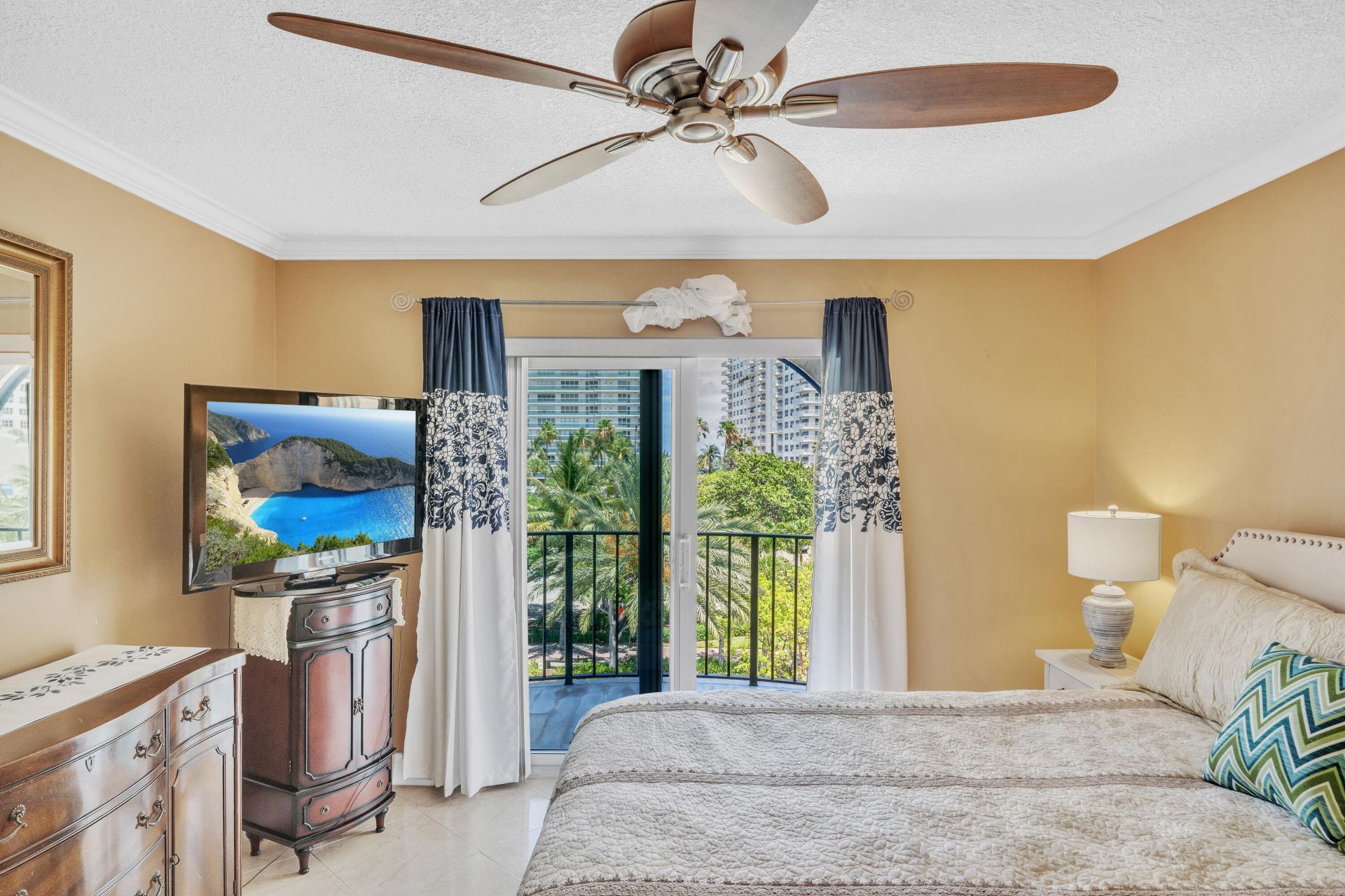 3909 N Ocean Boulevard, Unit 401, Fort Lauderdale, FL 33308 Photo