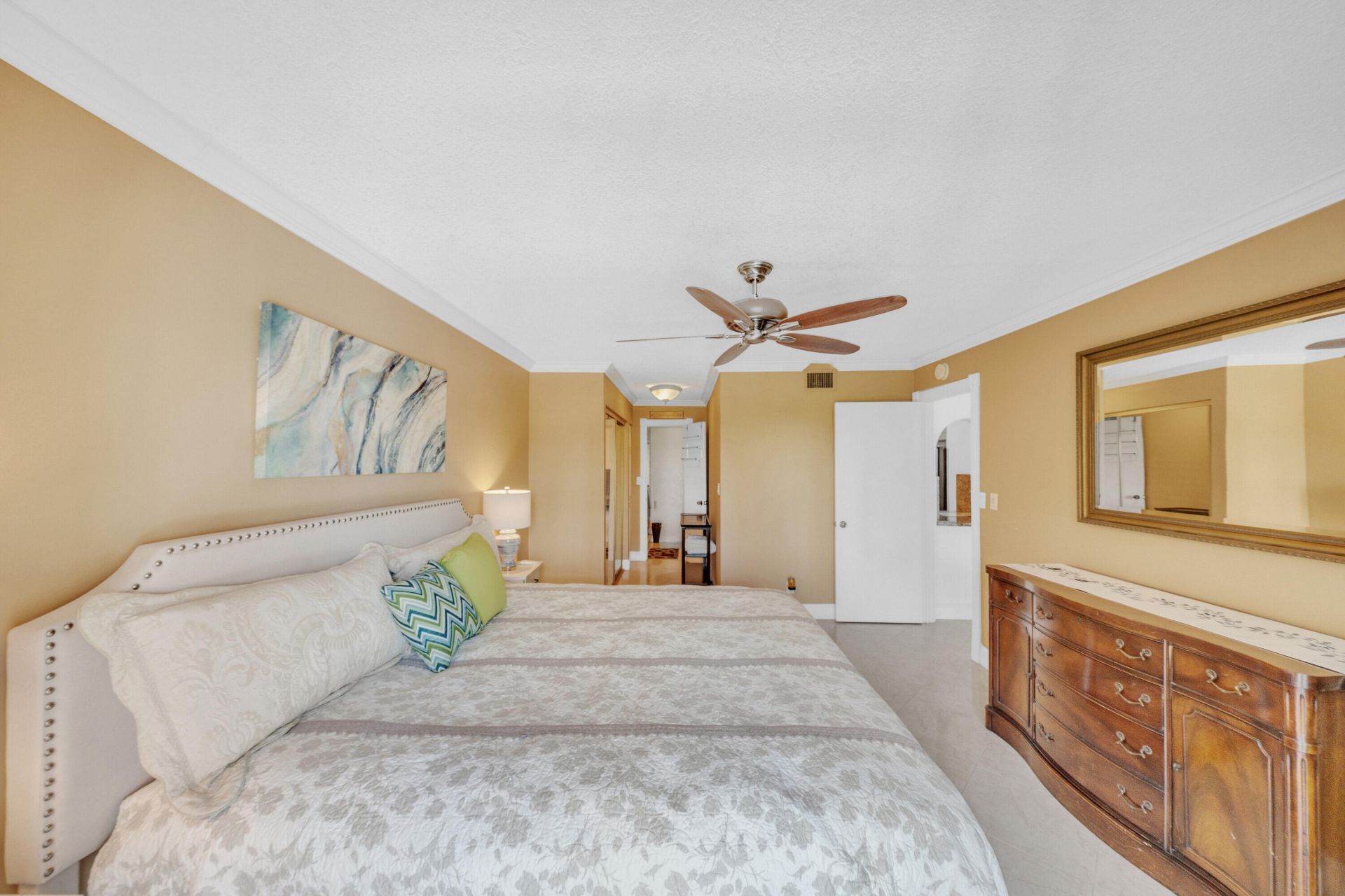 3909 N Ocean Boulevard, Unit 401, Fort Lauderdale, FL 33308 Photo