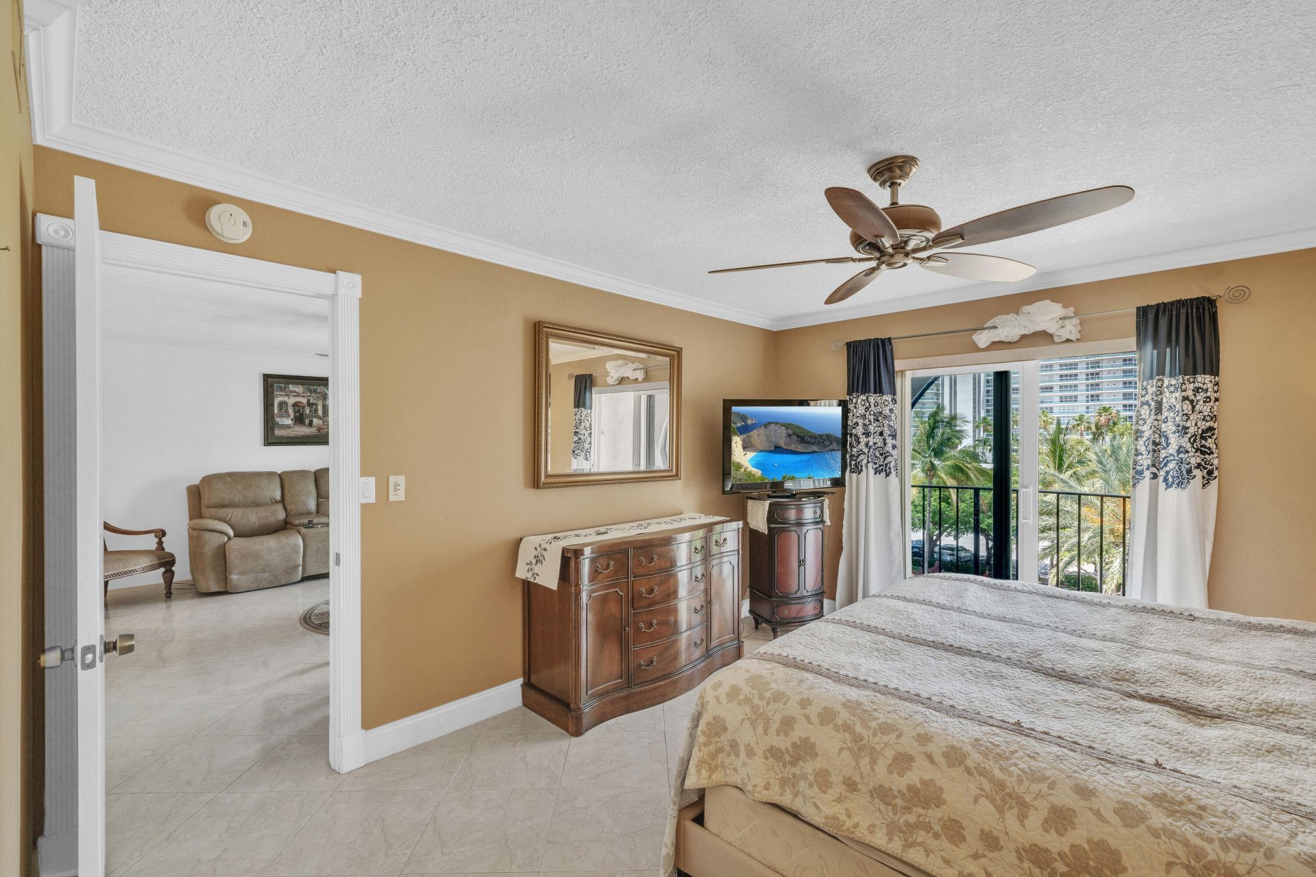 3909 N Ocean Boulevard, Unit 401, Fort Lauderdale, FL 33308 Photo