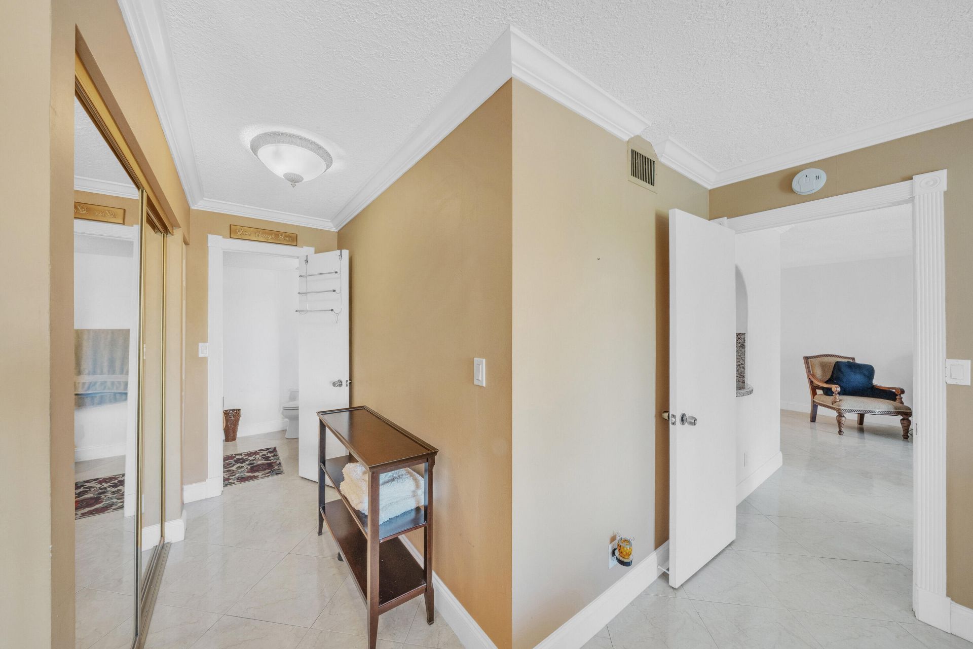 3909 N Ocean Boulevard, Unit 401, Fort Lauderdale, FL 33308 Photo