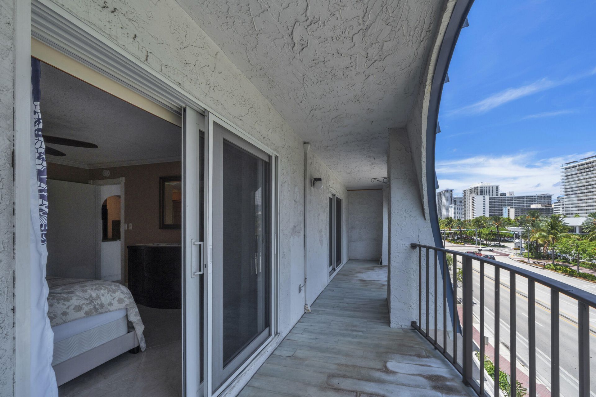 3909 N Ocean Boulevard, Unit 401, Fort Lauderdale, FL 33308 Photo