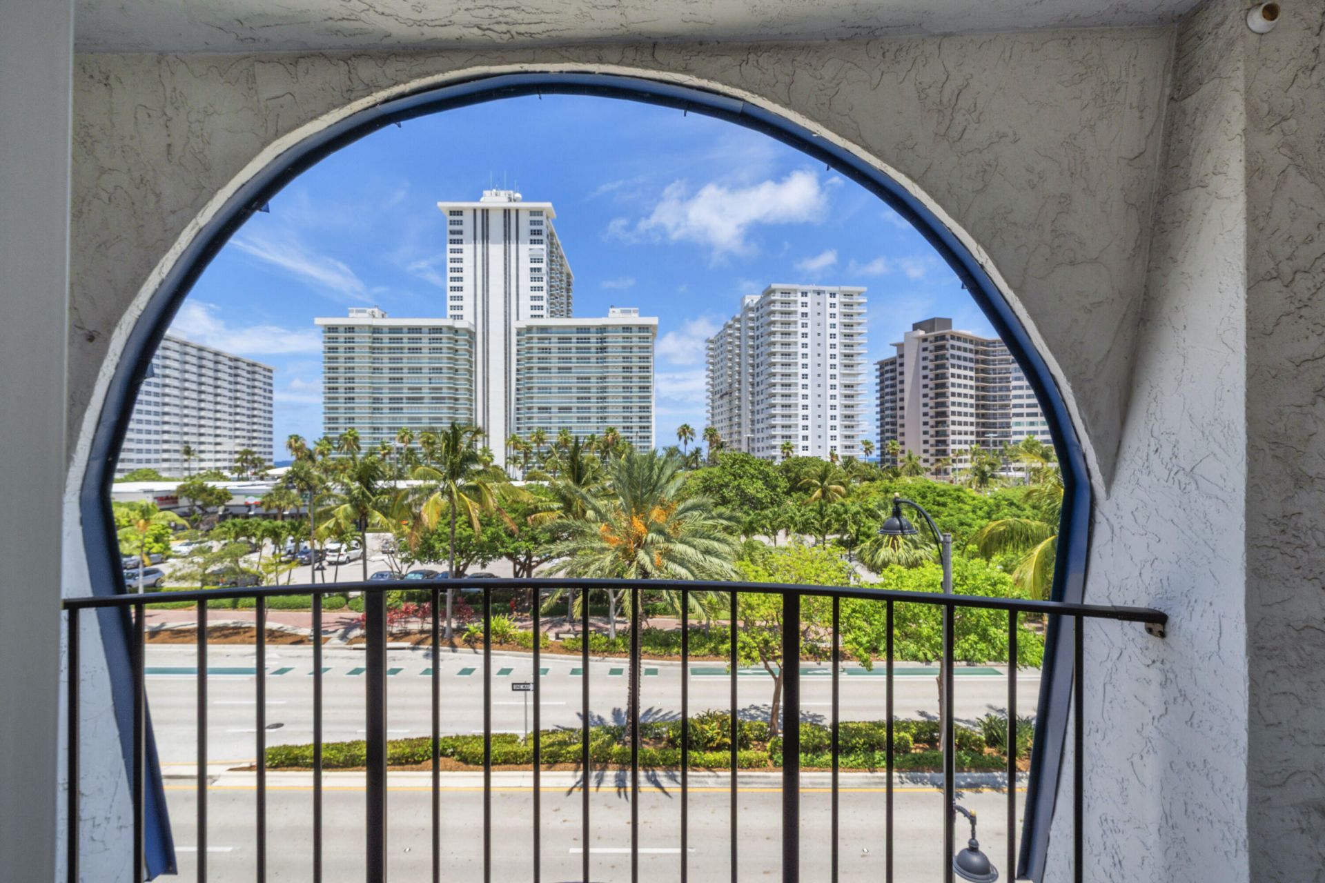 3909 N Ocean Boulevard, Unit 401, Fort Lauderdale, FL 33308 Photo