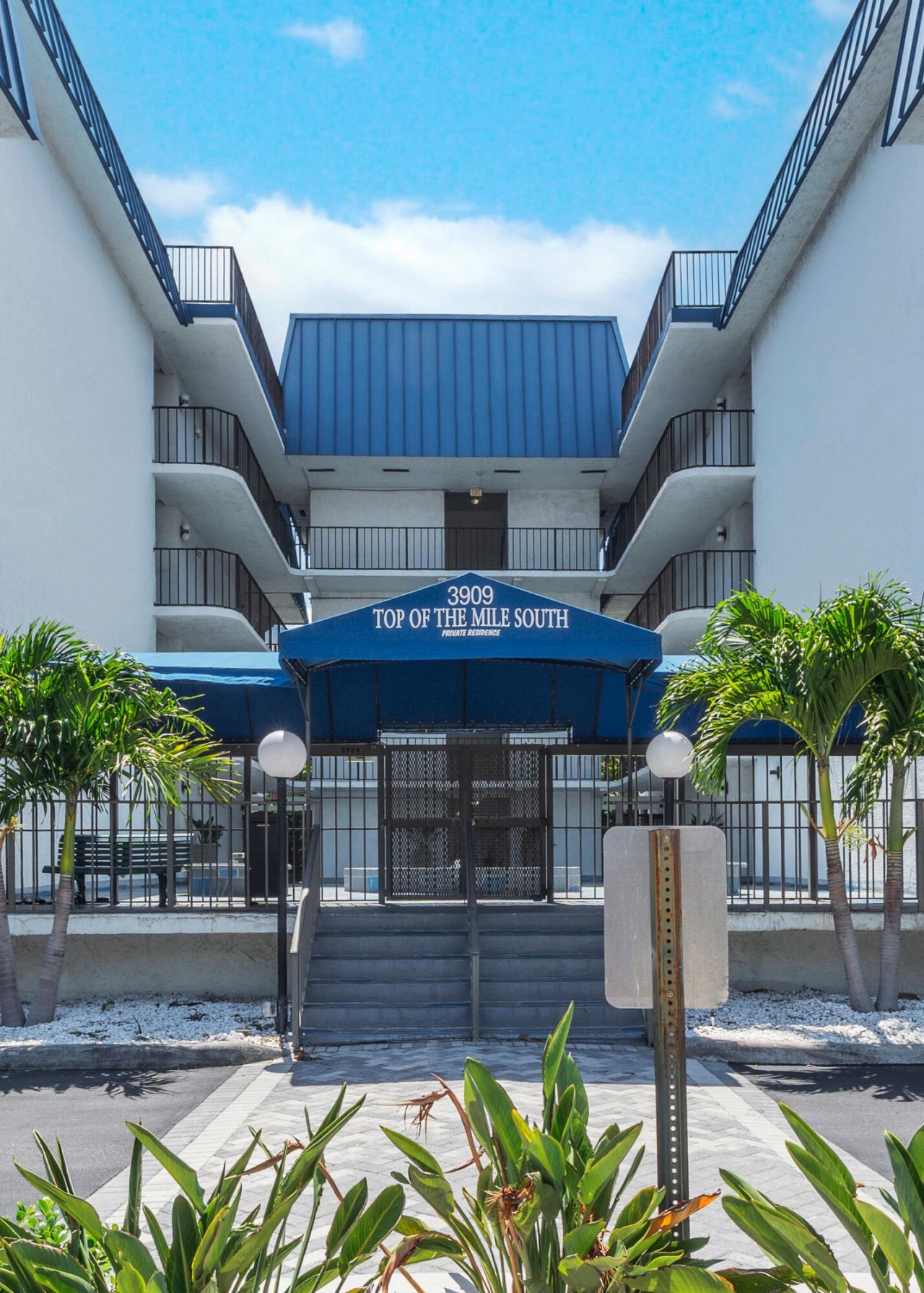 3909 N Ocean Boulevard, Unit 401, Fort Lauderdale, FL 33308 Photo