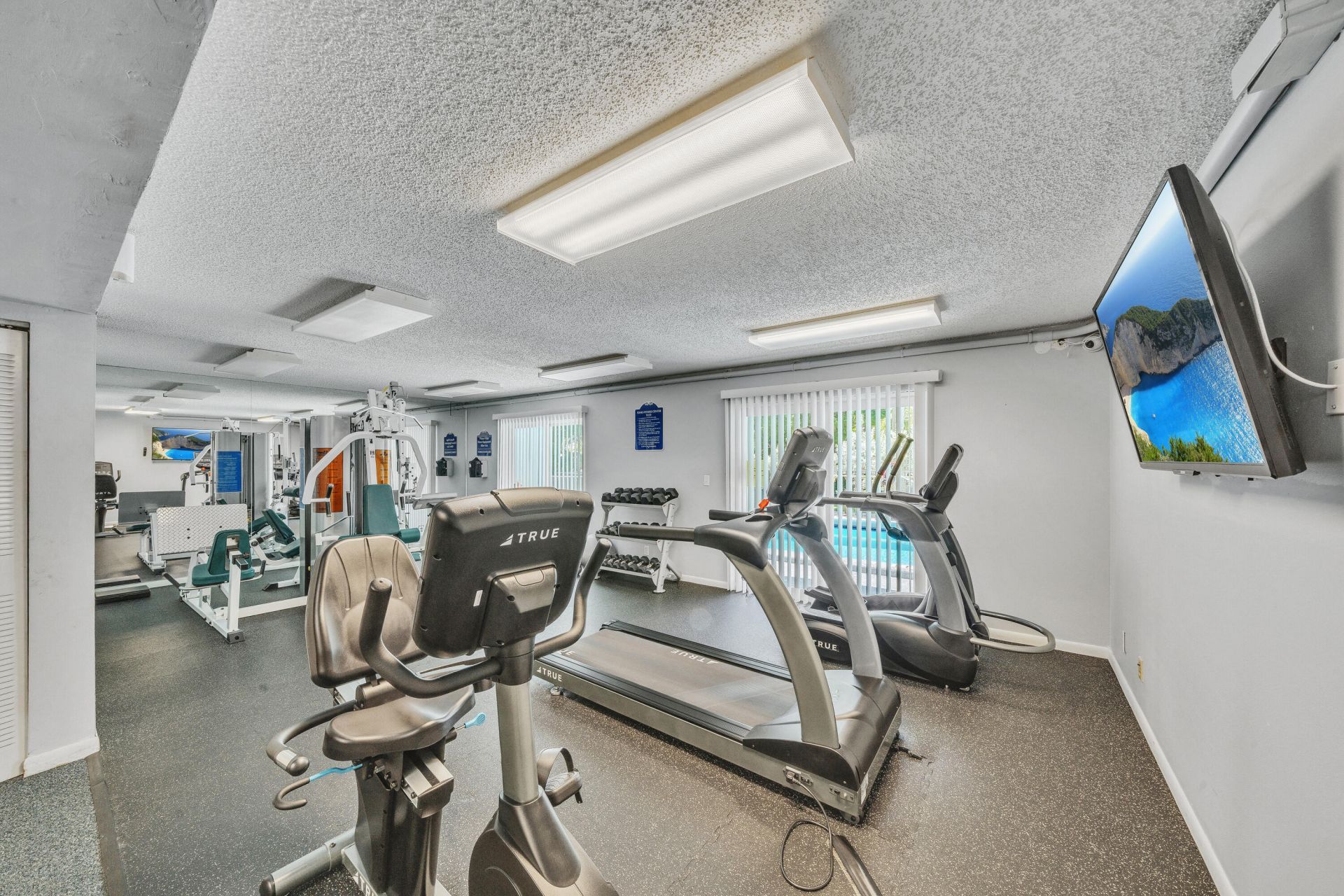 3909 N Ocean Boulevard, Unit 401, Fort Lauderdale, FL 33308 Photo