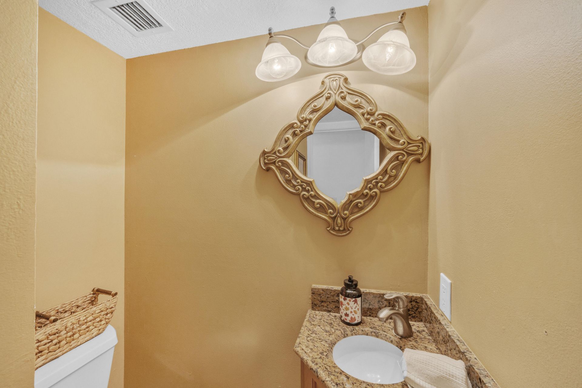 3909 N Ocean Boulevard, Unit 401, Fort Lauderdale, FL 33308 Photo