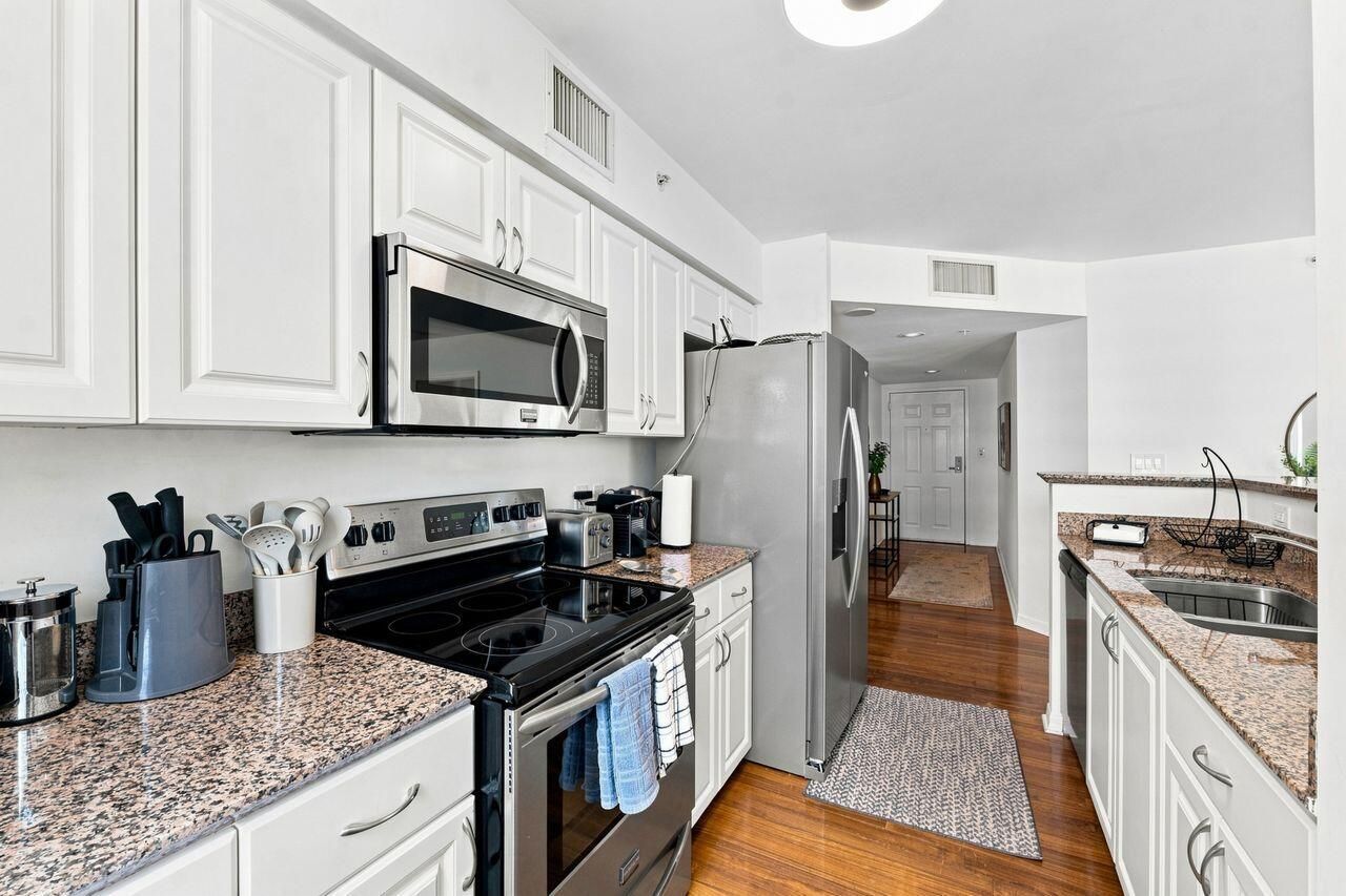 1155 Brickell Bay Drive, Unit 2802, Miami, FL 33131 Photo
