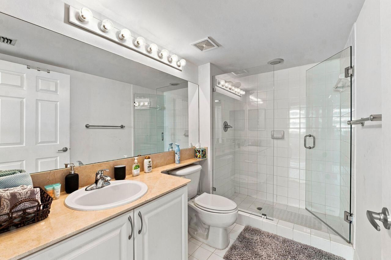1155 Brickell Bay Drive, Unit 2802, Miami, FL 33131 Photo
