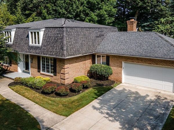 16 Chapel Woods Court , Buffalo, NY 14221