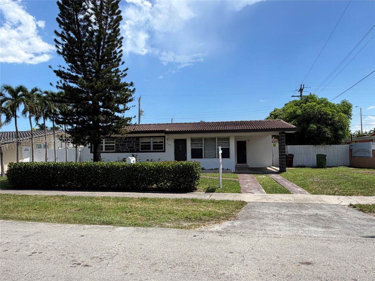980 W 53rd Ter, Hialeah, FL 33012 Photo