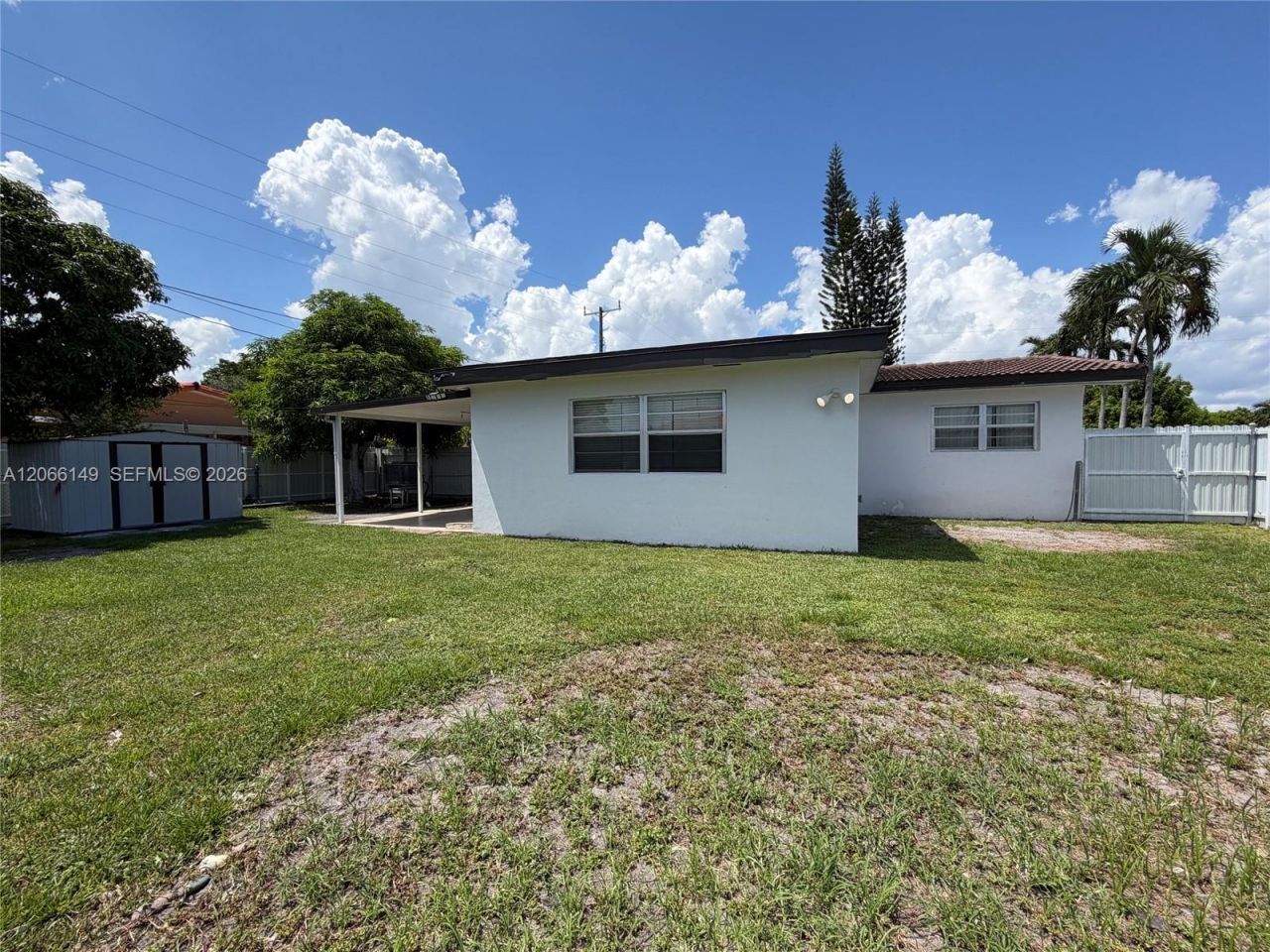 980 W 53rd Ter, Hialeah, FL 33012 Photo