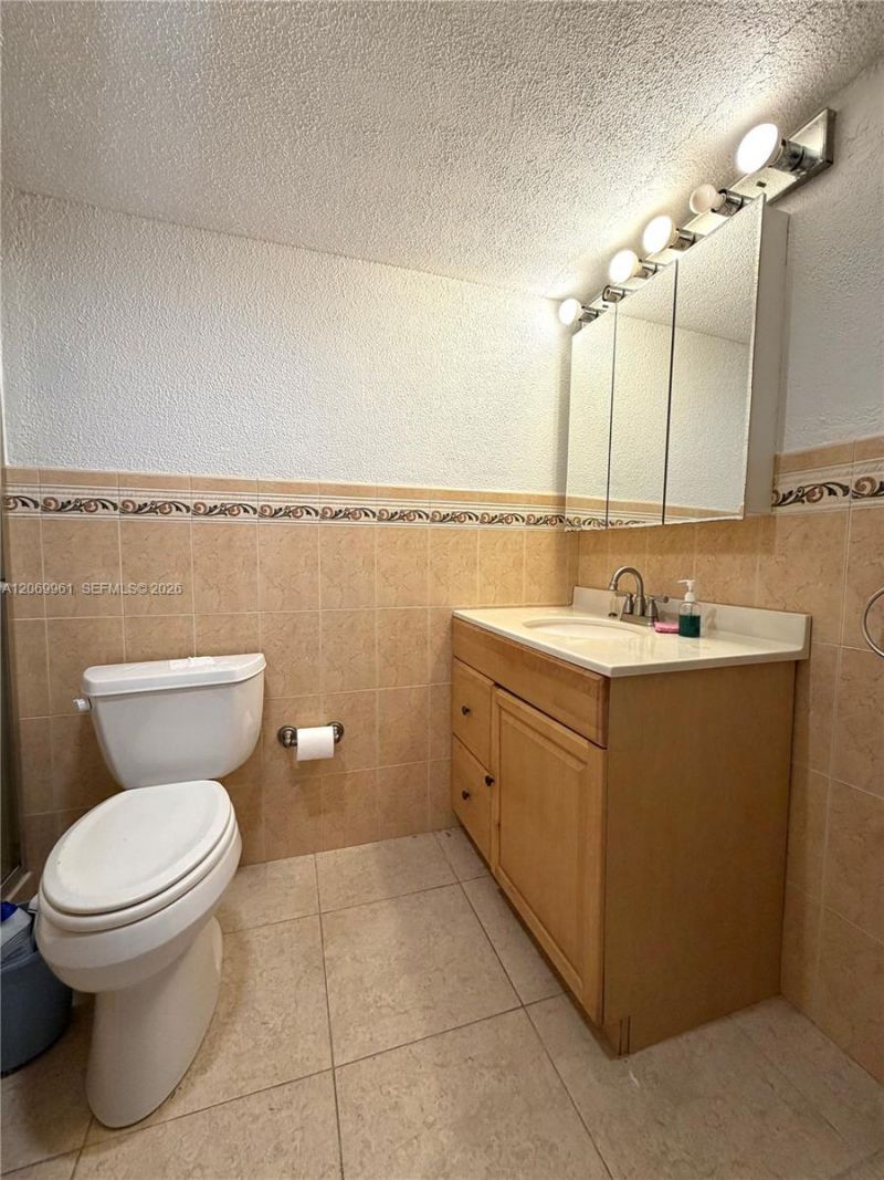 1660 NE 191st St , Unit 406-1, Miami, FL 33179 Photo