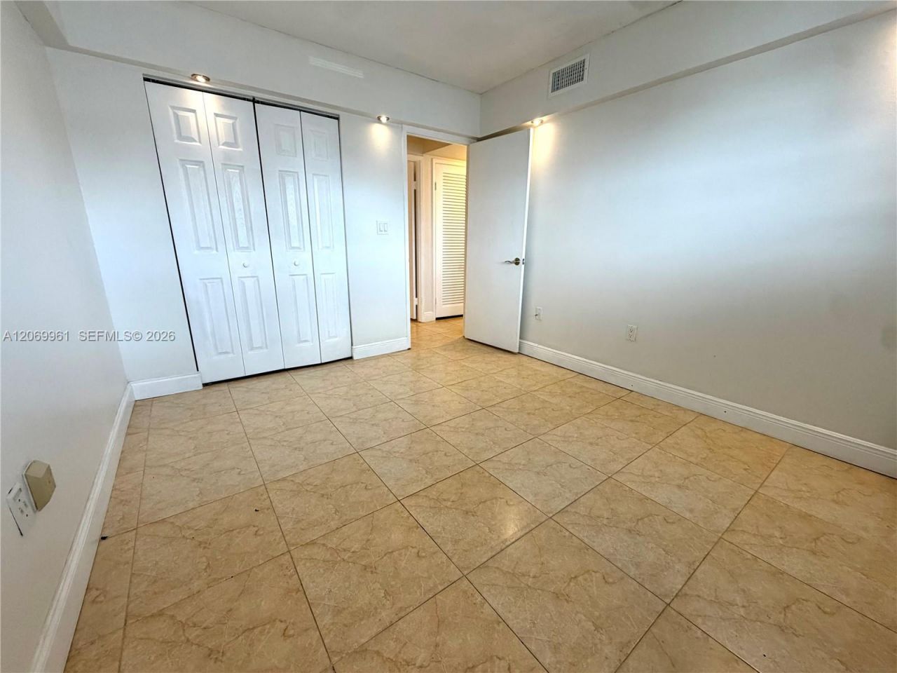 1660 NE 191st St , Unit 406-1, Miami, FL 33179 Photo