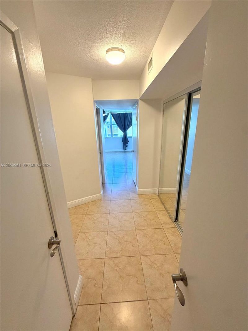 1660 NE 191st St , Unit 406-1, Miami, FL 33179 Photo