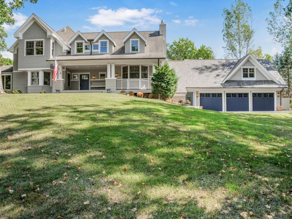 20590 Linden Road, Deephaven, MN 55331