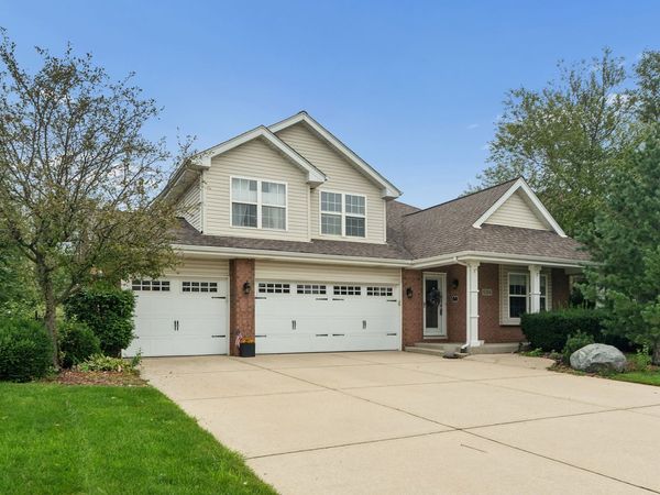 8204 W Rosebury Drive, Frankfort, IL 60423