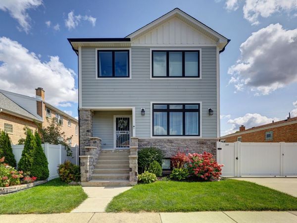 5347 S Melvina Avenue , Chicago, IL 60638