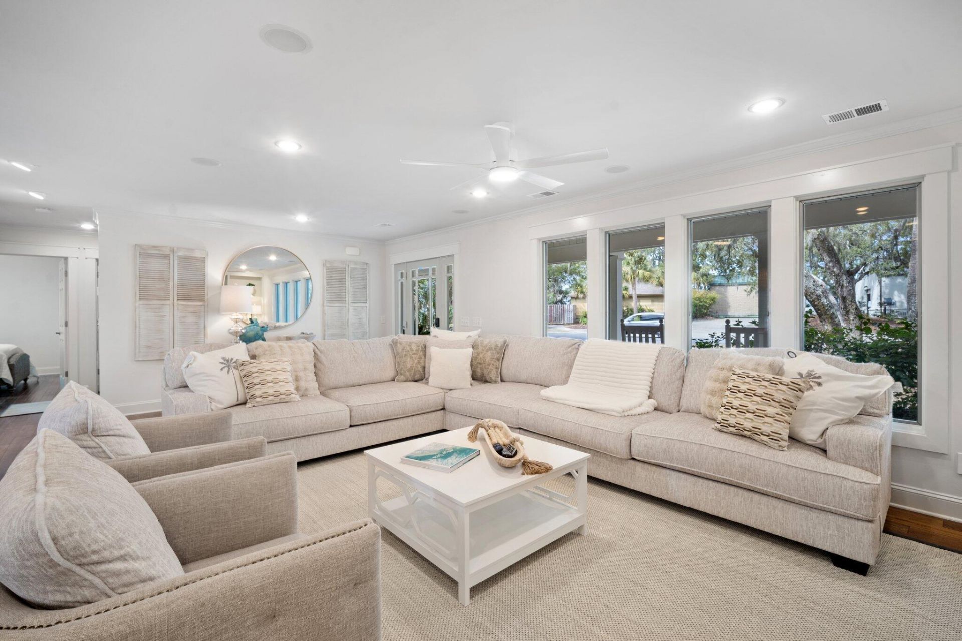 290 Tarpon Boulevard Photo 2