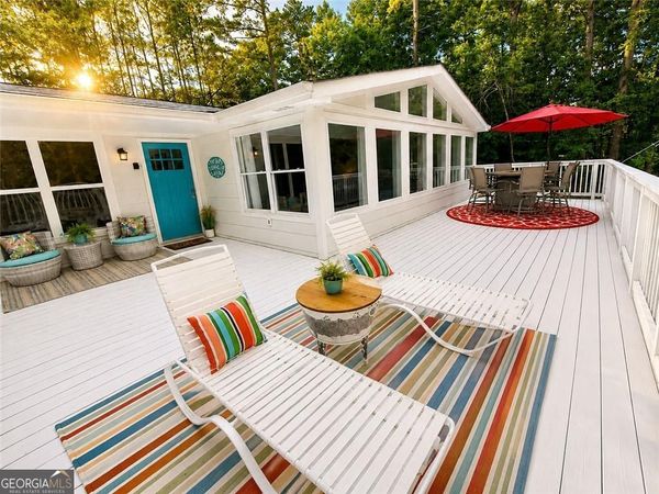 935 Pine Circle, Woodstock, GA 30189