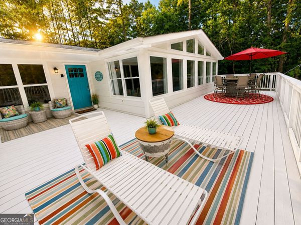 935 Pine Circle, Woodstock, GA 30189