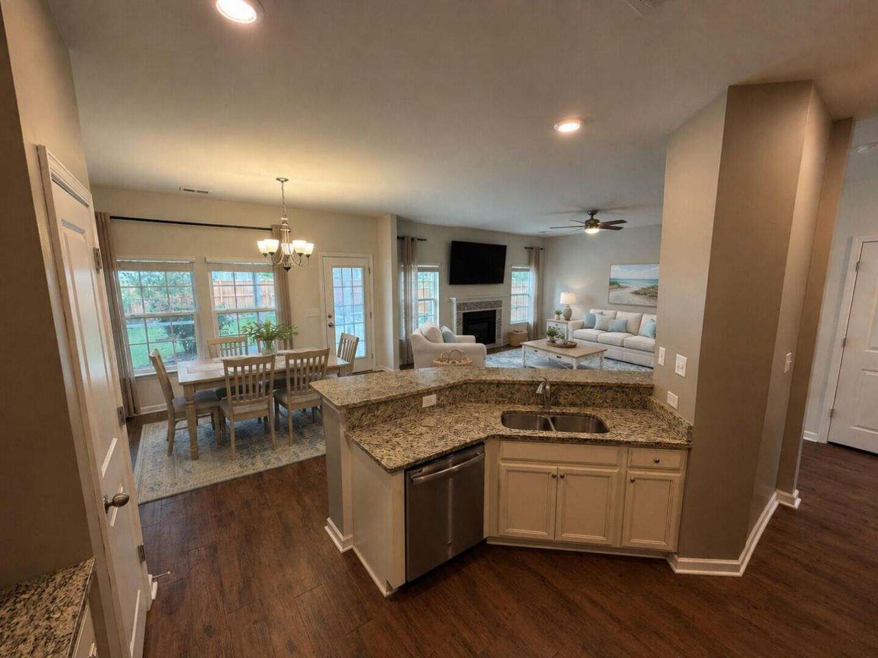 5004 White Cedar Road Photo 4