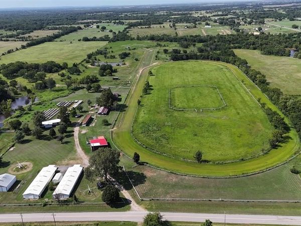 18699 Grayson Boulevard, Henryetta, OK 74437