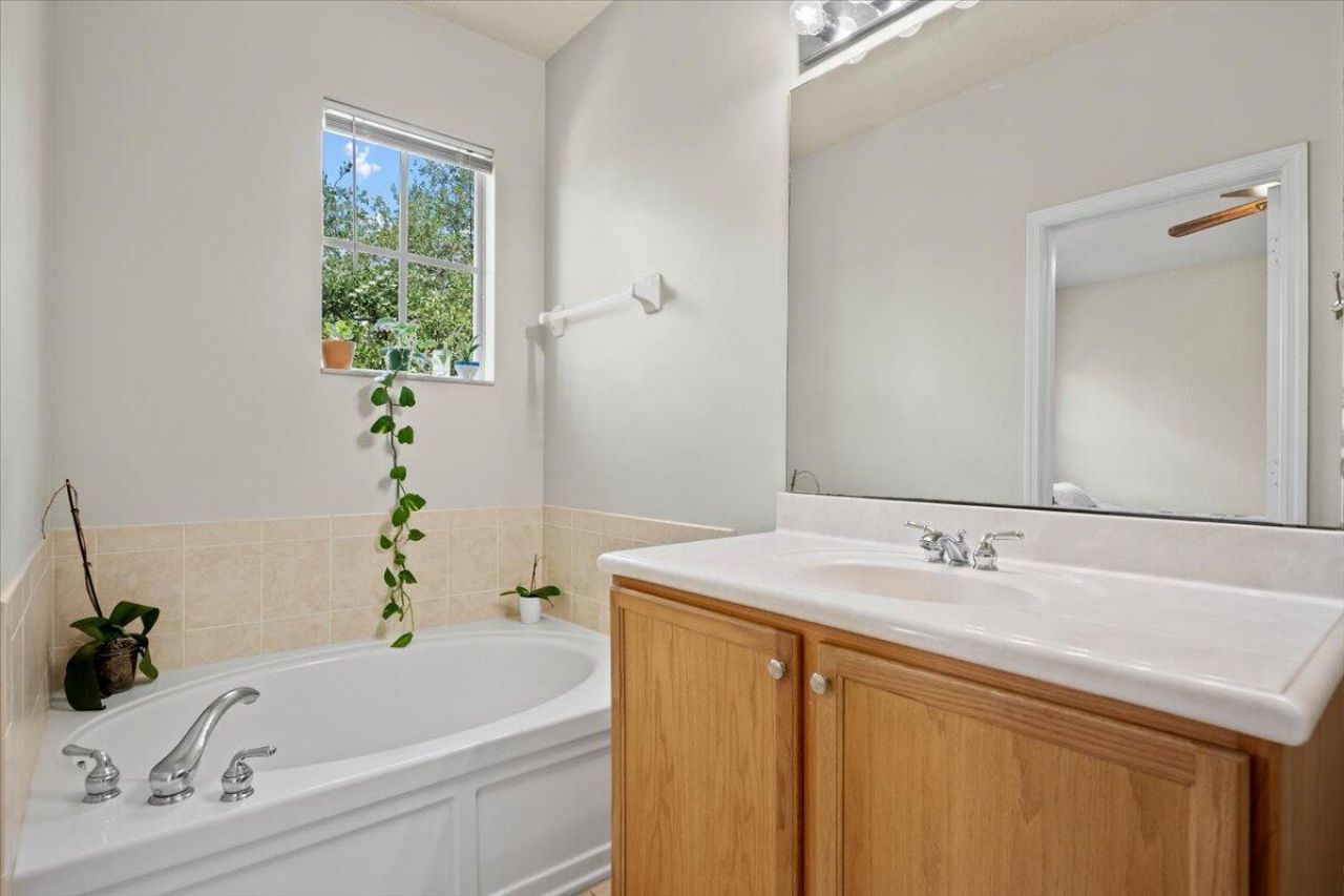 335 E Thatch Palm Circle, Unit 104, Jupiter, FL 33458 Photo