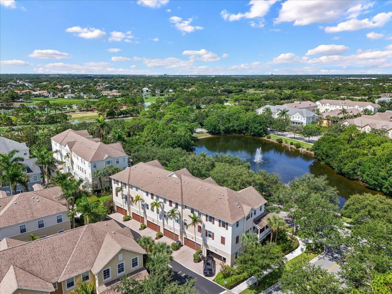 335 E Thatch Palm Circle, Unit 104, Jupiter, FL 33458 Photo