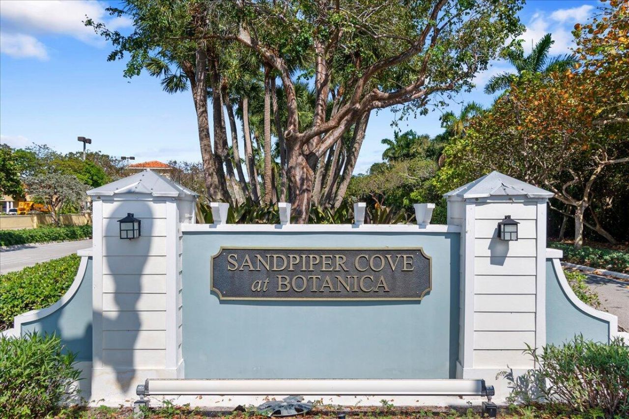 335 E Thatch Palm Circle, Unit 104, Jupiter, FL 33458 Photo