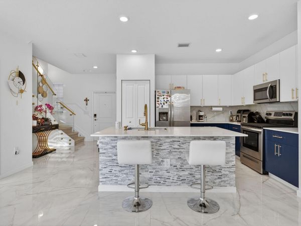 4668 NW 120th Way, Coral Springs, FL 33076