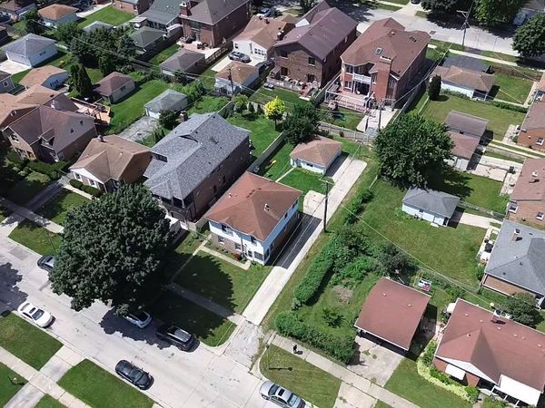 8336 Mango Avenue , Morton Grove, IL 60053