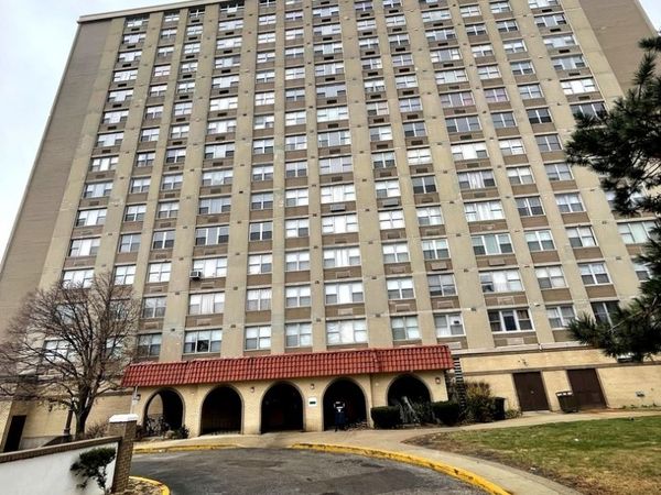 4300 W Ford City Drive, Unit 710, Chicago, IL 60652