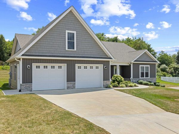 152 LANGLEY DR, WAYNESBORO, VA 22980