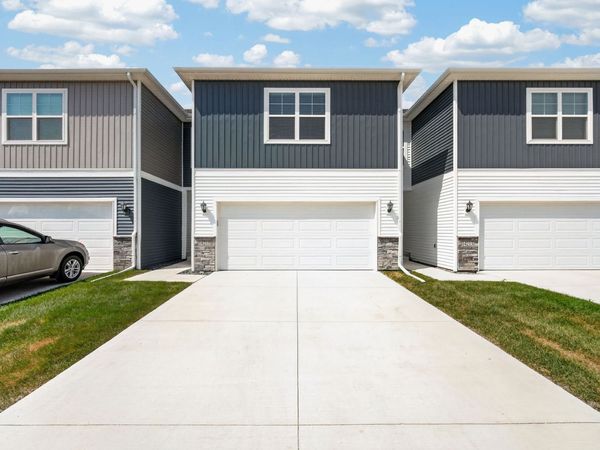 14215 Bentwood Drive, Urbandale, IA 50323
